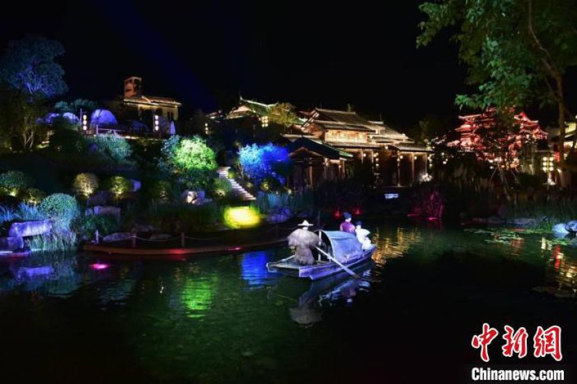 再现朱熹当年从武夷山乘船来到建阳讲学的场景。