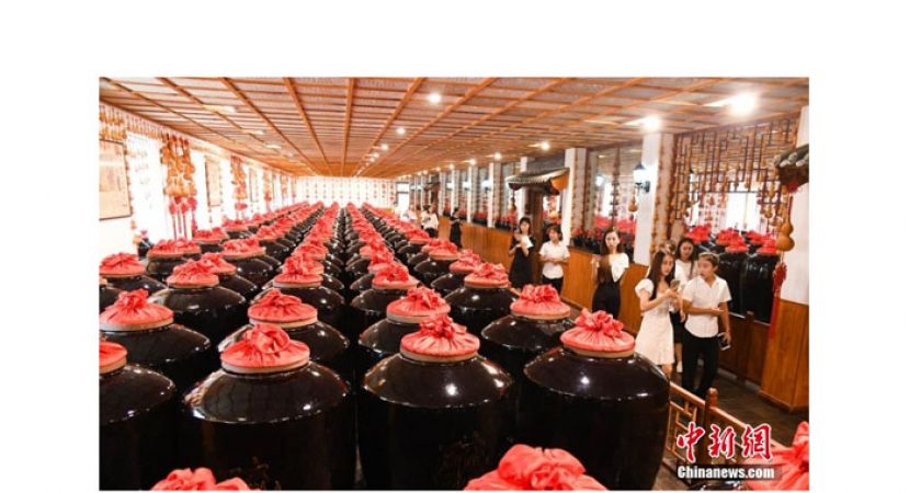 老陈醋为山西醋中珍品，属于中国四大名醋之一。