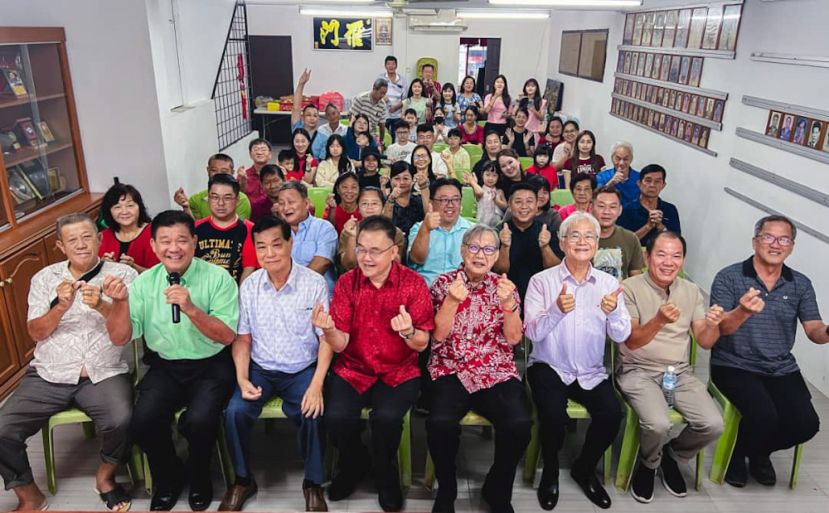 砂拉越田氏公会举办新春团拜活动，吸引众多宗亲踊跃出席，场面温馨热闹。