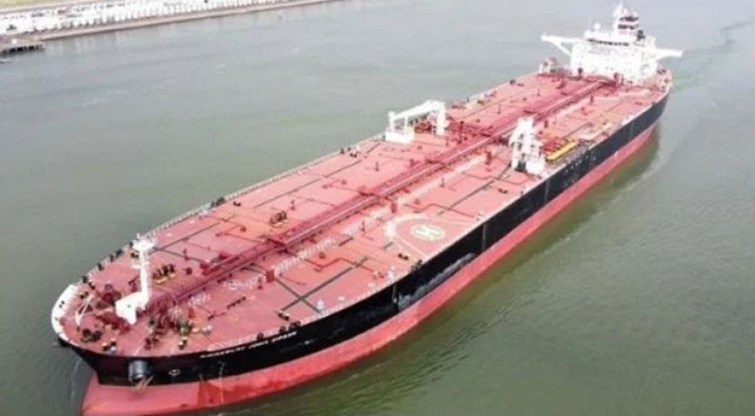 装载100万桶原油　大马首艘油轮通过霍尔木兹海峡