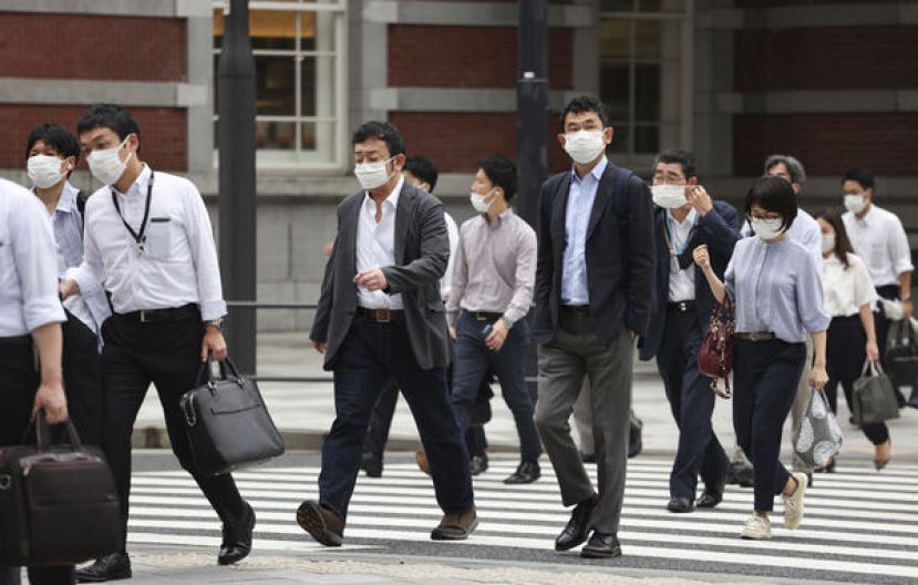 有57％的日本上班族认为不应该推行周休3日。