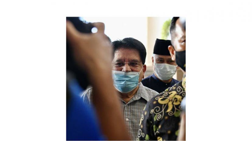 东姑安南被控向商人丹斯里蔡景康收贿200万令吉控状的罪名成立，被判处坐牢一年及罚款200万令吉。