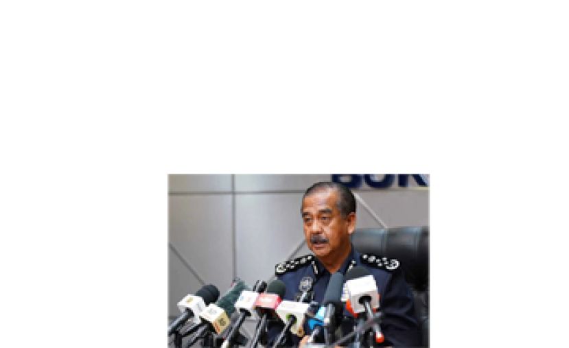 警察总长丹斯里拉查鲁丁。