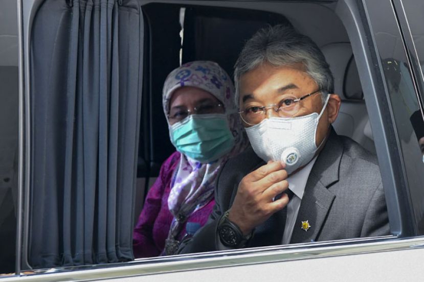 国家元首苏丹阿都拉陛下与元首后东姑阿兹莎执行14天隔离。