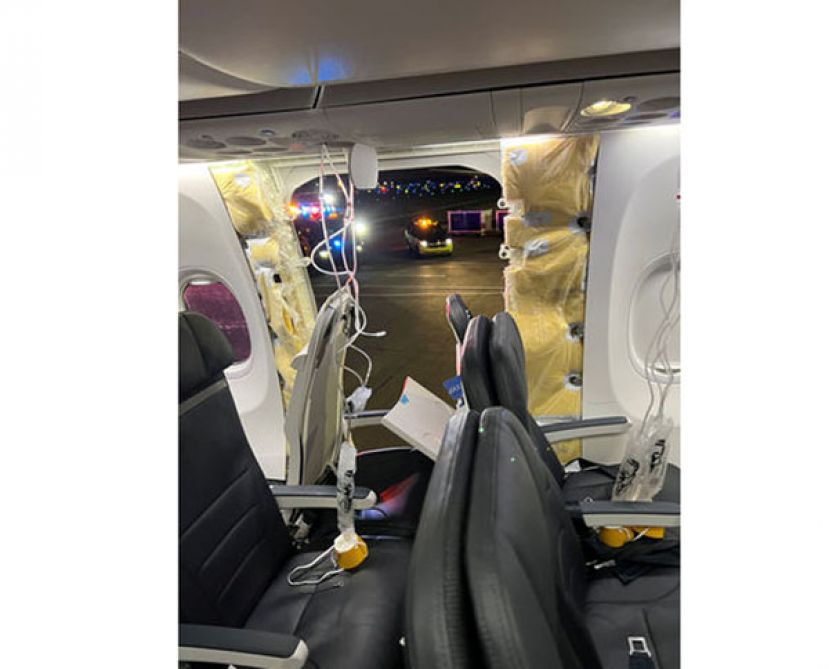 美国阿拉斯加航空1架波音737 MAX 9班机最近飞行途中窗户与机身竟然遭吹走。