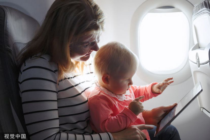 AFA-CWA指出，婴儿坐在父母膝上搭飞机极其危险，呼吁当局强制人人有位。