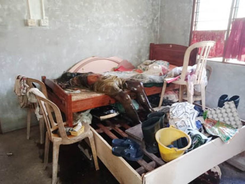 独居老妇暴毙家中。