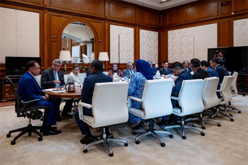 安华指示外交部与其他国家协商将物资送到加萨给有需要的人民