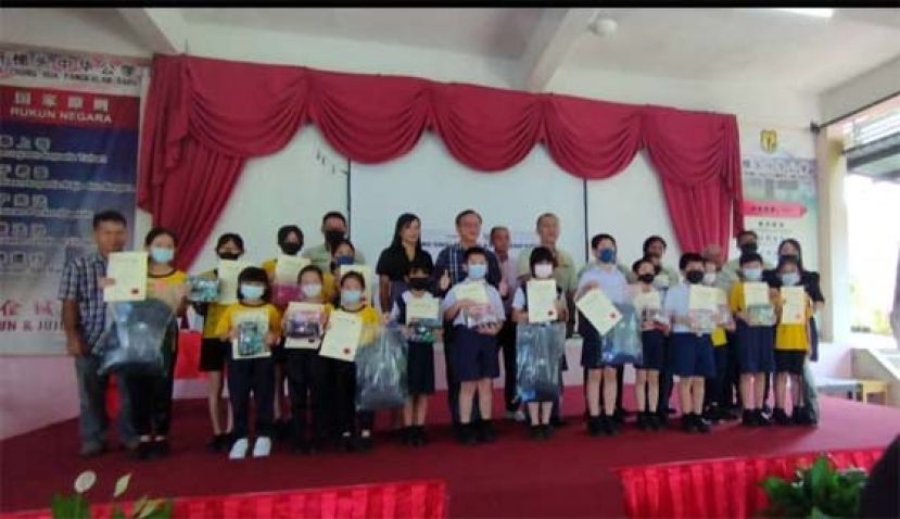 杜绝使用一次性塑料运动填色比赛颁奖典礼结束后的一张大合照。