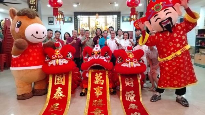 济兴善社的德生们庆药王孙思邈师尊宝诞暨新春团拜。