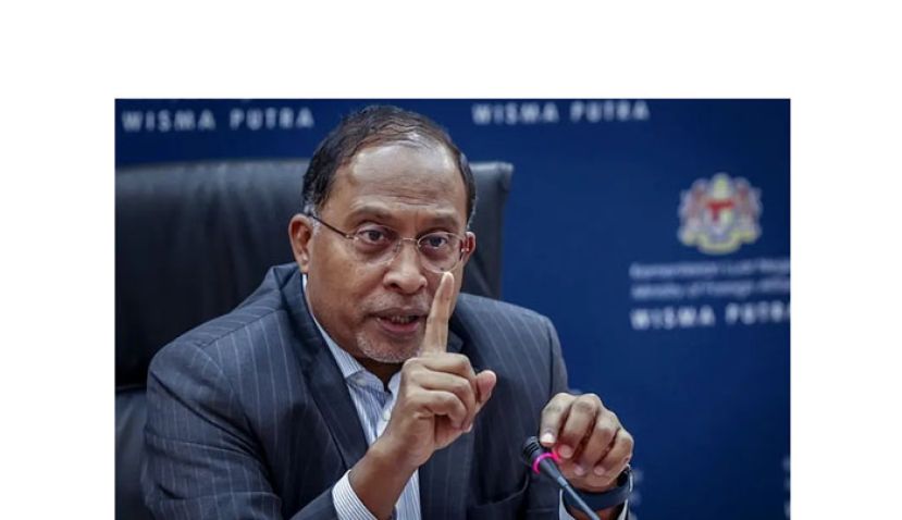 高教部长拿督斯里赞比里。