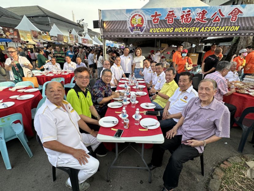 砂副总理受邀出席品尝福建传统美食