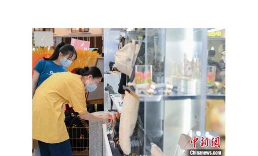 博物馆IP文创设计集合店吸引年轻消费者体验博物馆文化。