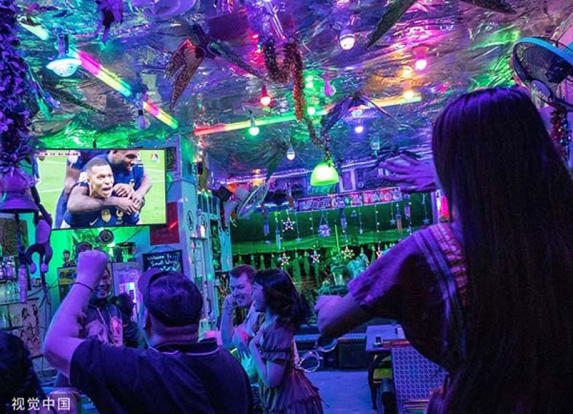 ●泰国政府将开放夜店营业至凌晨4时。