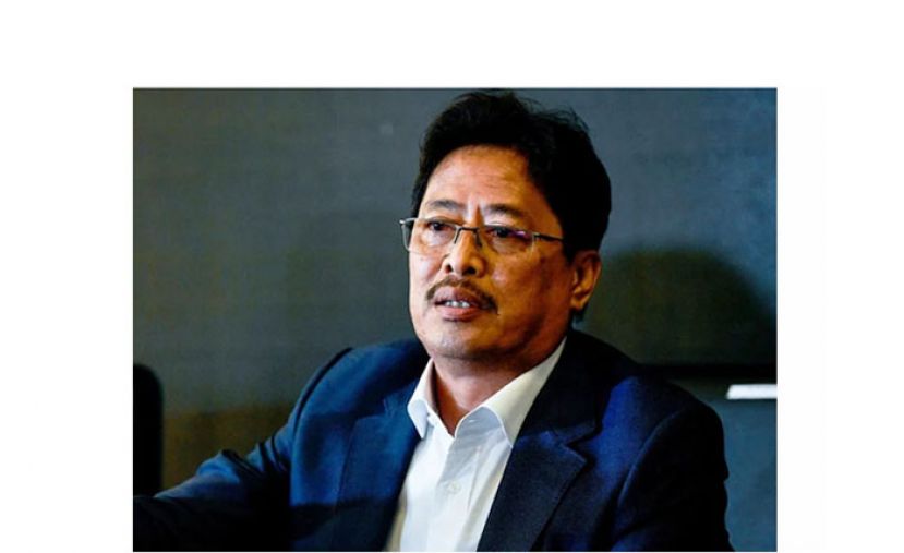 丹斯里阿占巴基。