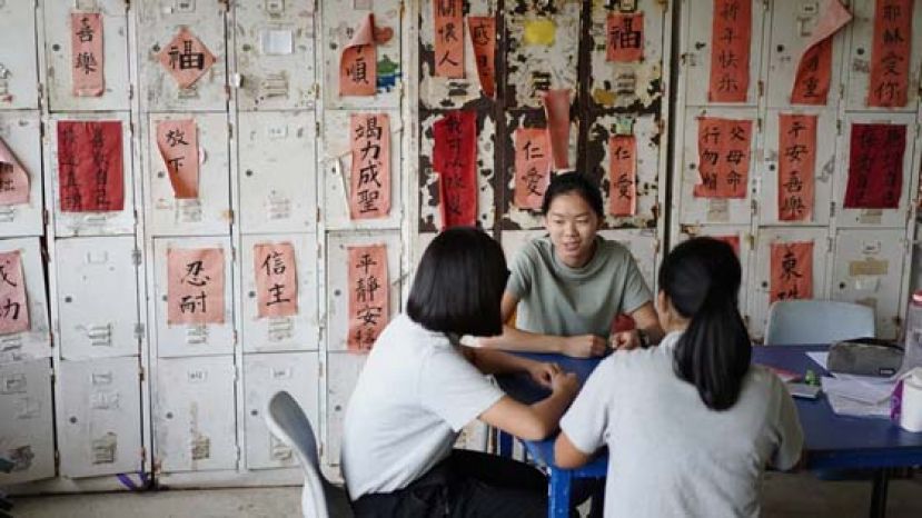 简陋的读书角，就是学生找Daily补数学的地方。