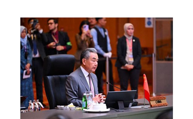 中国外长王毅。