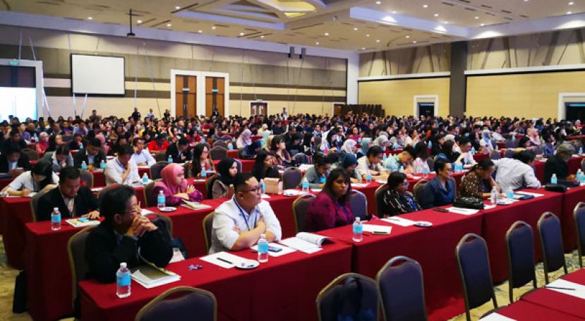 大约有7 百名海内外的医生，研究人员和其他医疗保健专业领域的人士参与在诗巫举行的3 天会议。