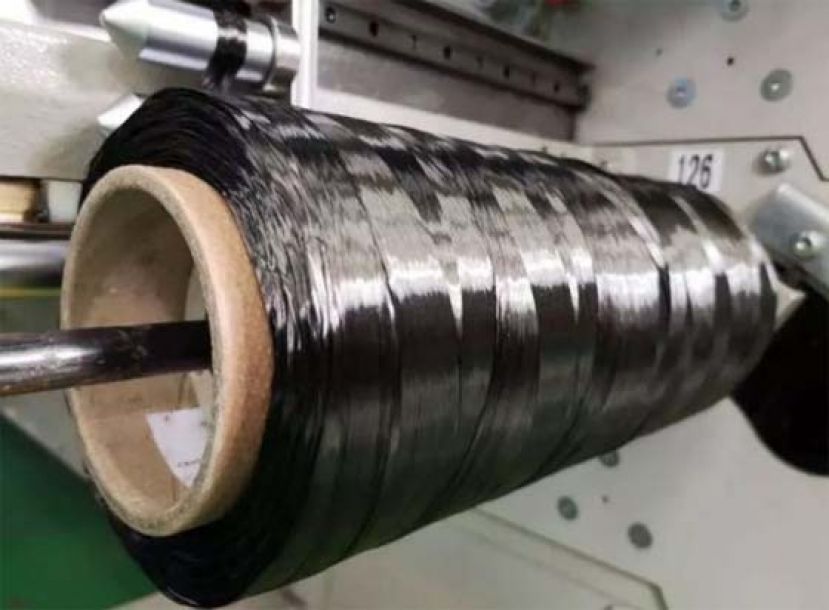 中国首套万吨级， 大丝束碳纤维成功投产。