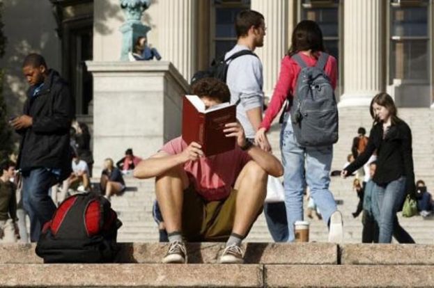 美国政府宣布收紧外籍学生签证停留期限。