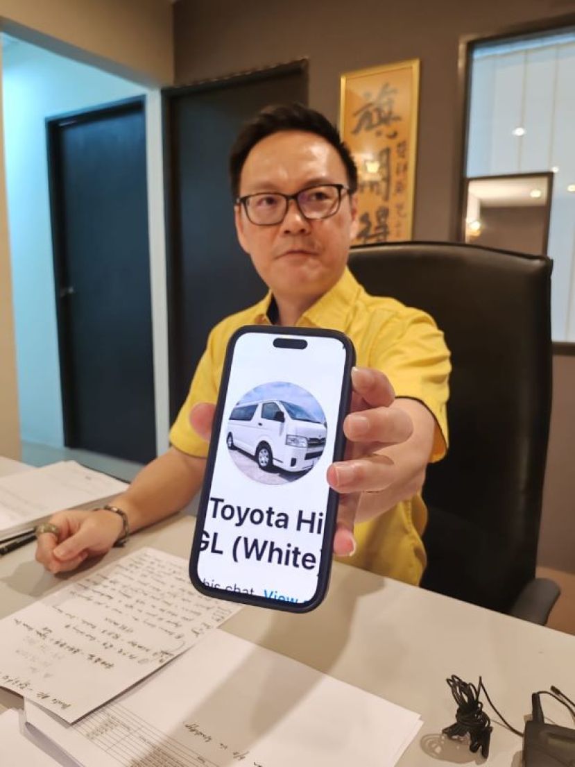 砂人联党公共投诉局主任符祥威展示脸书线上市场平台上所&ldquo;拍卖车&rdquo;广告。