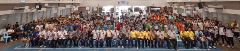 在2026年第十届晋汉连省华小羽球锦标赛暨独中团体赛开幕礼的大合影。