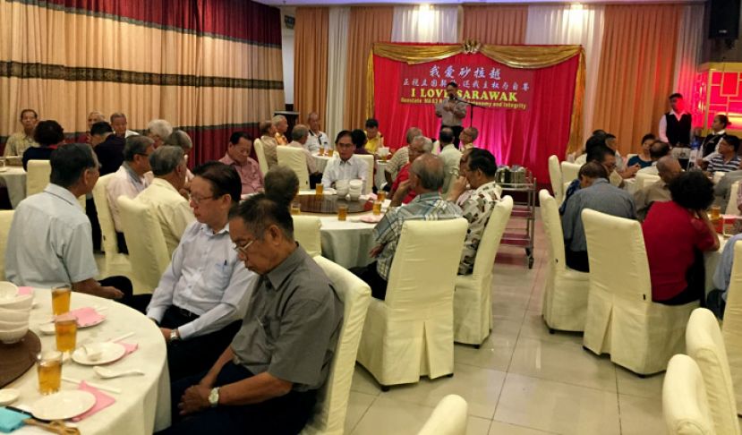 砂拉越福利协会昨日举办主题为&ldquo;正视立国契约、还我主权与自尊&rdquo;午宴，庆祝916。致词者为主席贝雄伟。