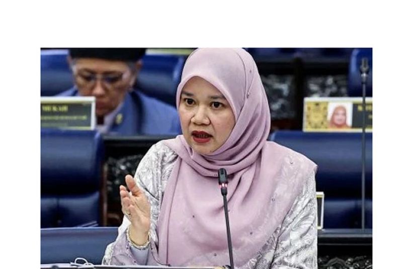 教育部长法丽娜。