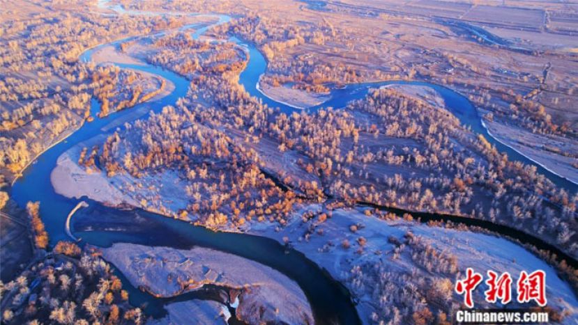 春日的额尔齐斯河风景如画。