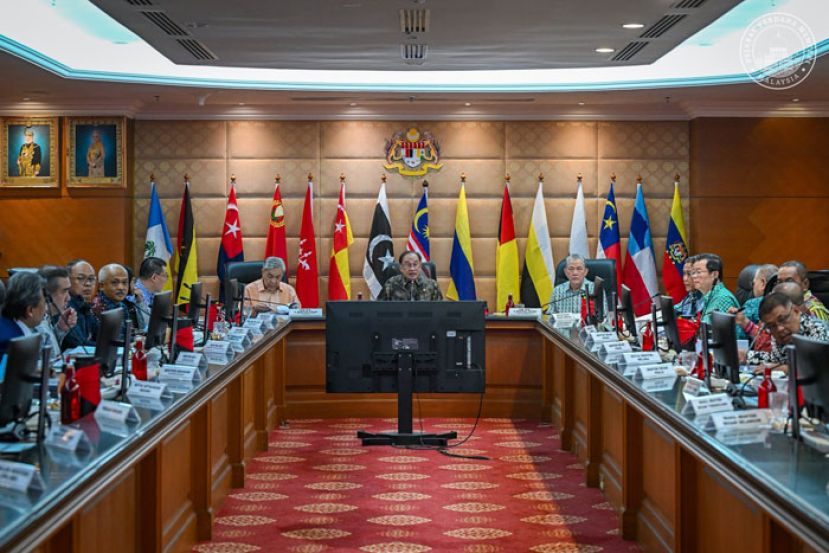 首相安华主持次国家实体规划理事会会议。