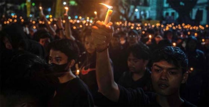 印尼球赛暴乱百人死案，6人被控过失导致死亡罪。