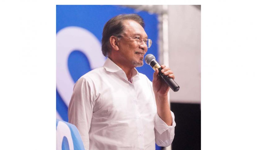 拿督斯里安华。