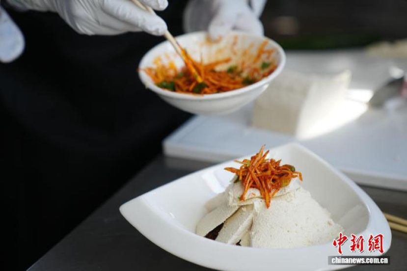 白海文制作的豆腐菜品&ldquo;碧云记忆&rdquo;。