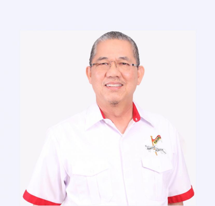 高级政务部长（公共工程部）拿督斯里法迪拉尤索夫。