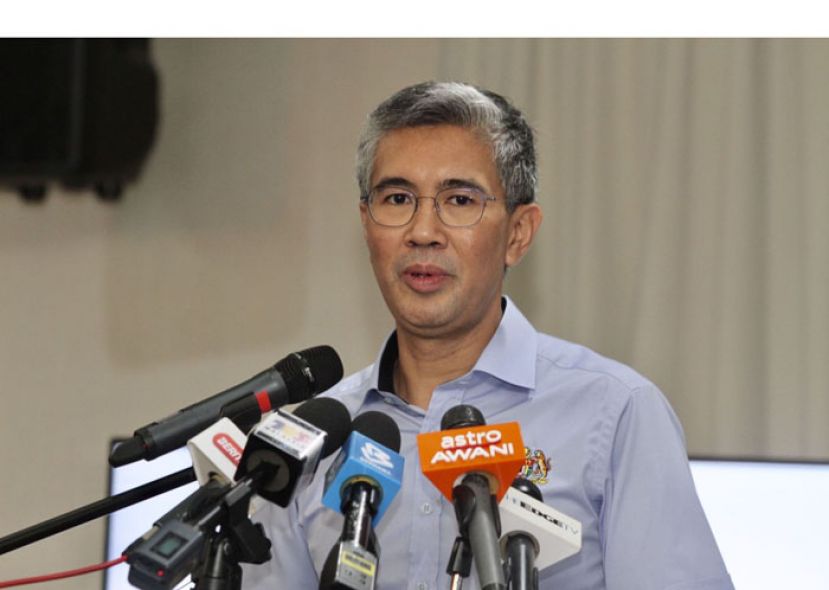 财政部长东姑扎夫鲁。