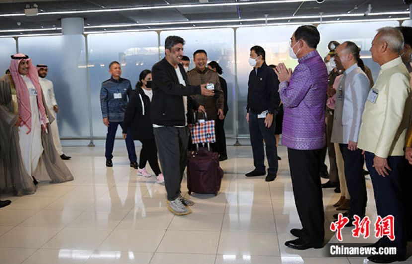 泰国实现今年入境游客1000万人次的目标。总理巴育当天下午前往曼谷素万那普国际机场出席庆祝活动并迎接在这一特殊日子抵达泰国的国际游客。