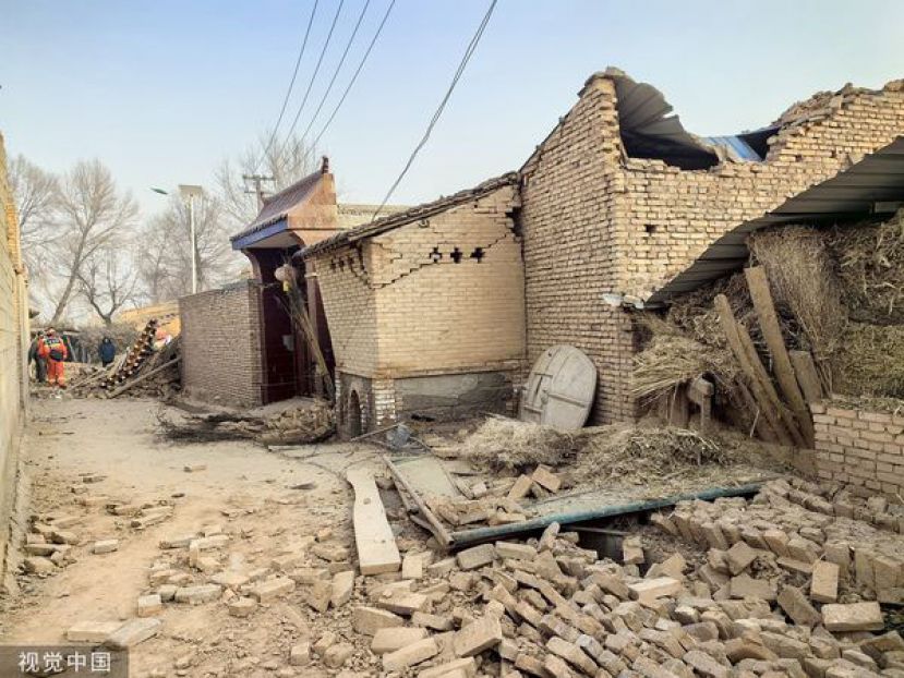 甘肃强震死伤增至844人　逾15万间房屋损毁