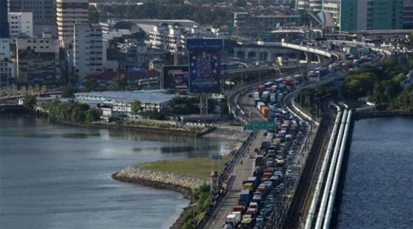 农历新年将至，新加坡移民与关卡局提醒旅客切勿将鞭炮和受管制物品如肉干、鸡蛋和盆栽带入境。