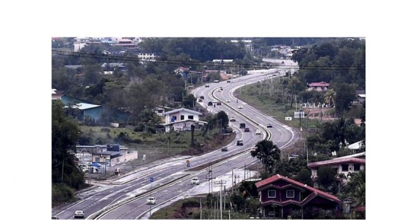 国家元首梦想在泛婆大道开车　遨游东马山水间拜访砂沙子民