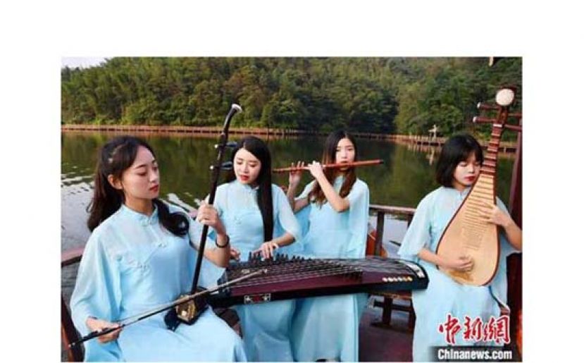 演出现场。