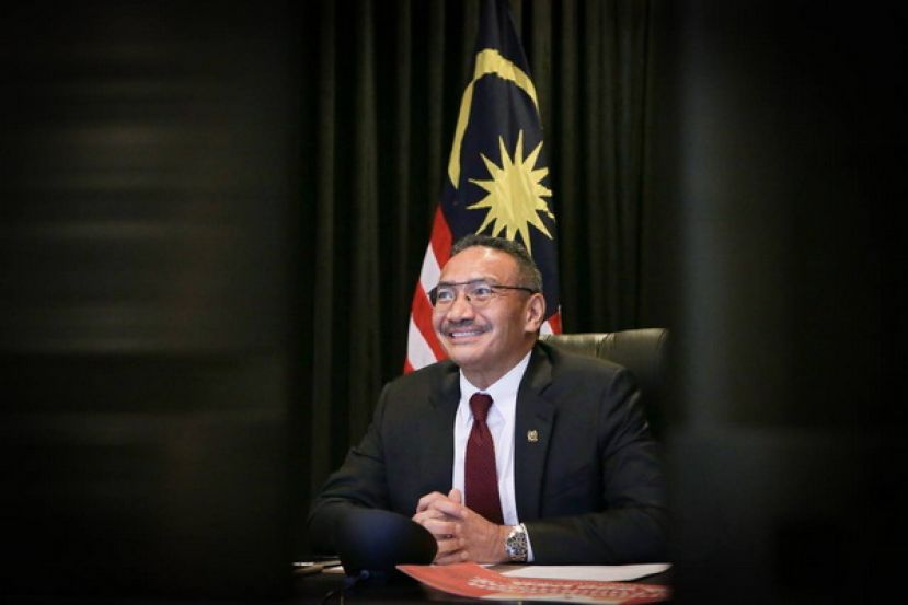 外交部长拿督斯里希山慕丁。