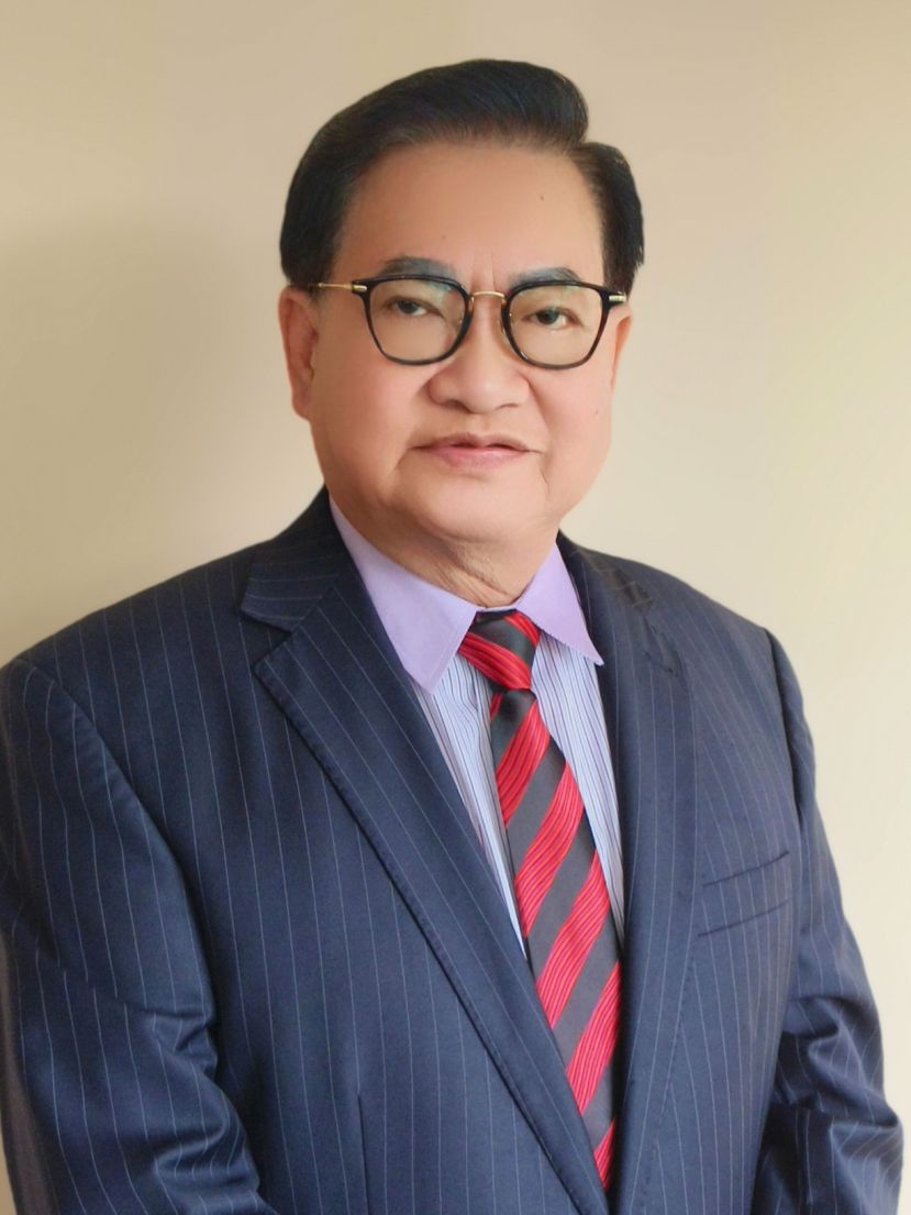 斯木省华总会长兼成邦江中华总商会会长拿督吴标生博士。