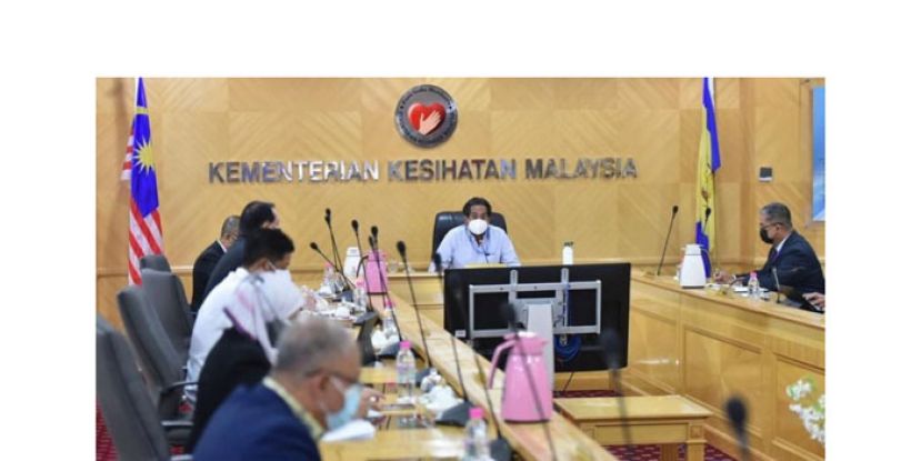 凯里在国庆日当天主持卫生部官员会议。