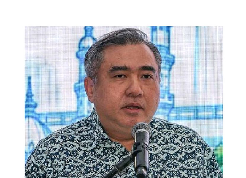 交通部长陆兆福。