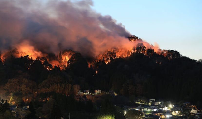 岩手县大槌町的山林火灾已经延烧第6天。