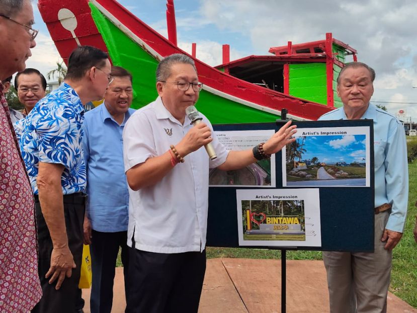 黄鸿圣否认为选举铺路 强调履行&ldquo;走动式市长&rdquo;职责走遍基层