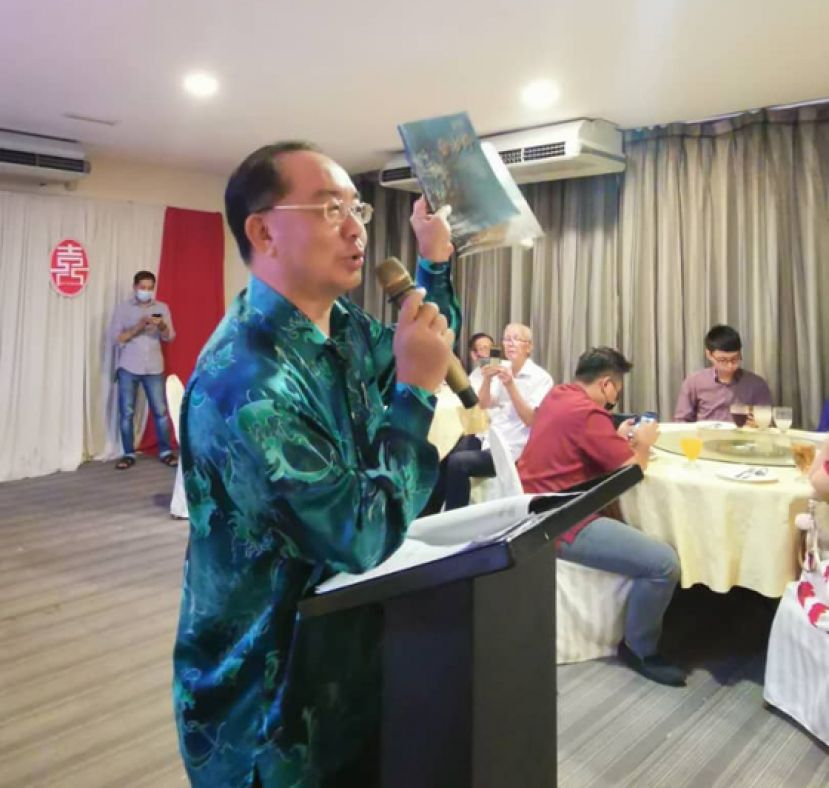 屏南公会名誉会长拿督余民诞盼在会长拿督余志豪的领导下，能返回屏南故乡旅游。