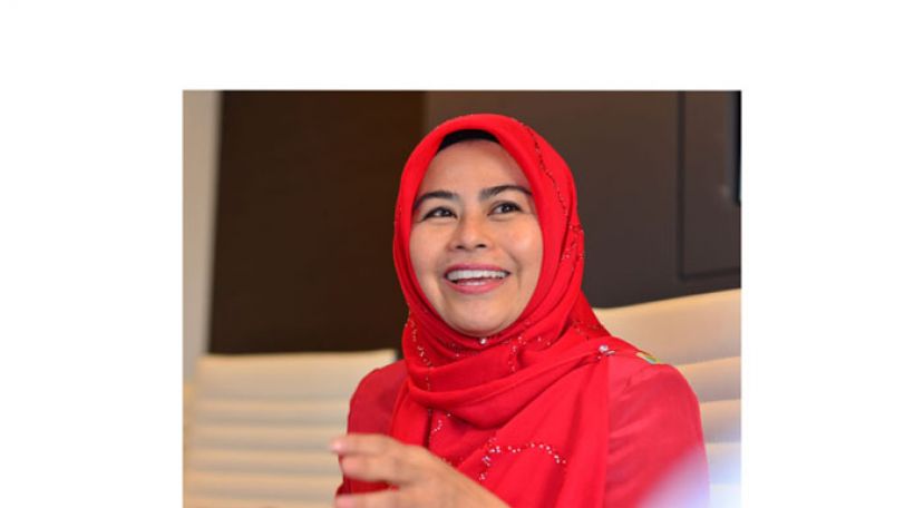 拿督斯里诺莱妮。