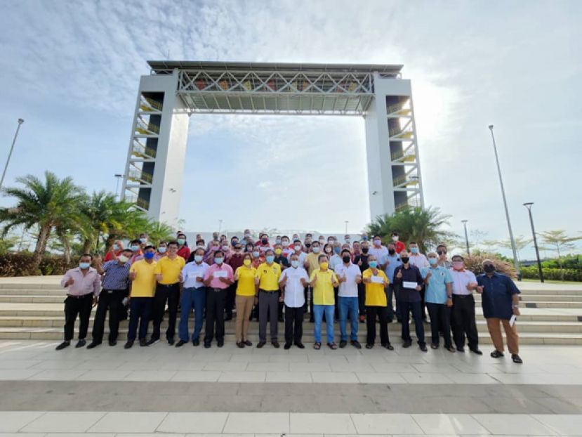 沈桂贤移交拨款给选区内31个非政府组织