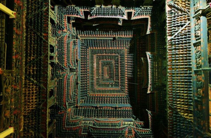 公输堂藻井及&ldquo;天宫楼阁&rdquo;。